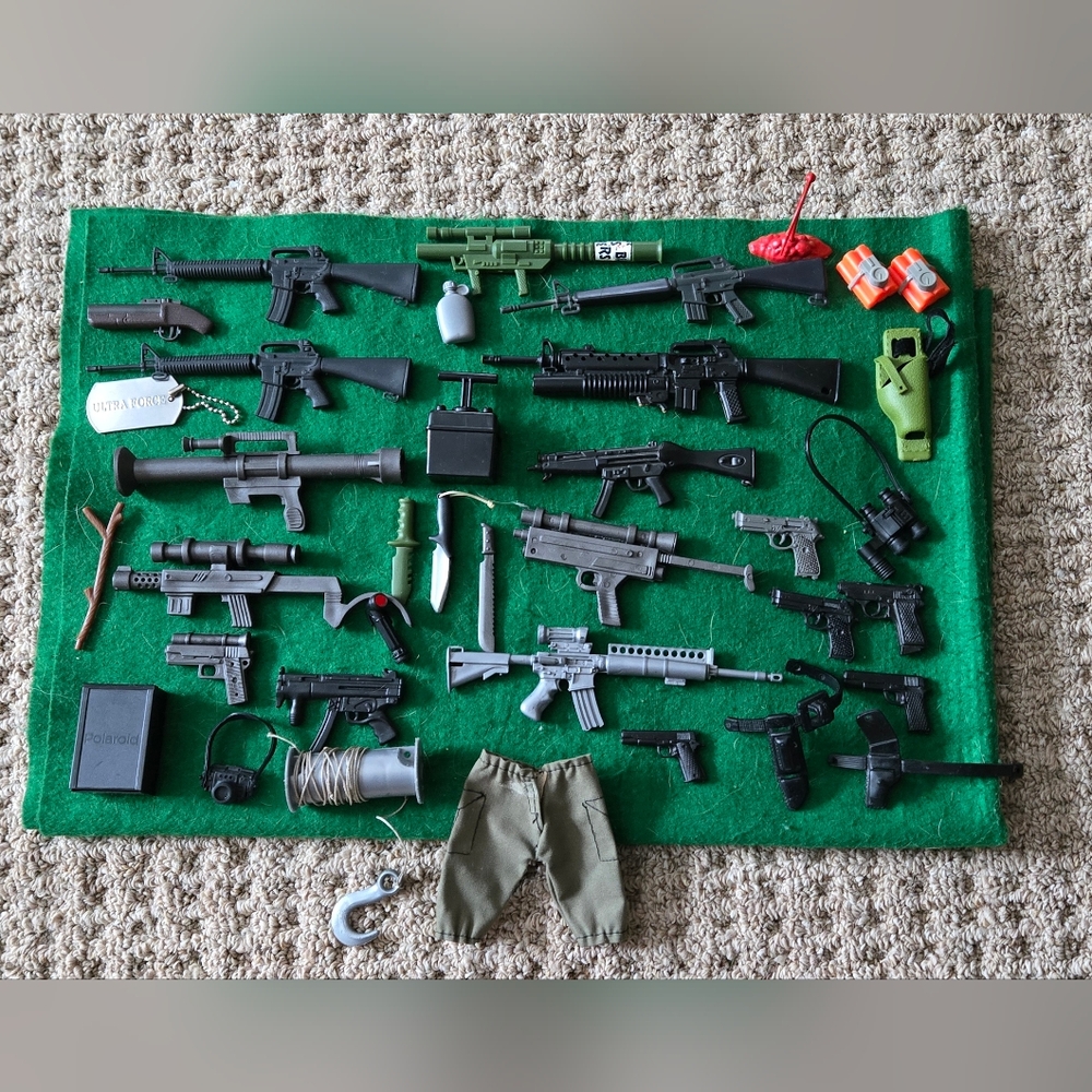 37 GI Joe 21st Century 12" Toy Soldier Weapons And Accessories
